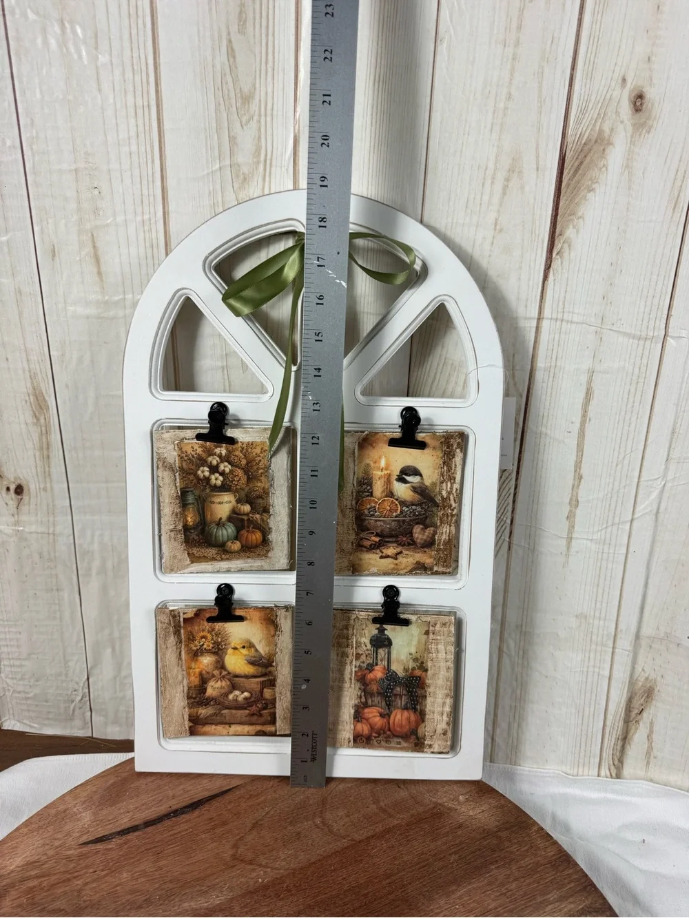 Arch plaque with clips Frame with Green Ribbon